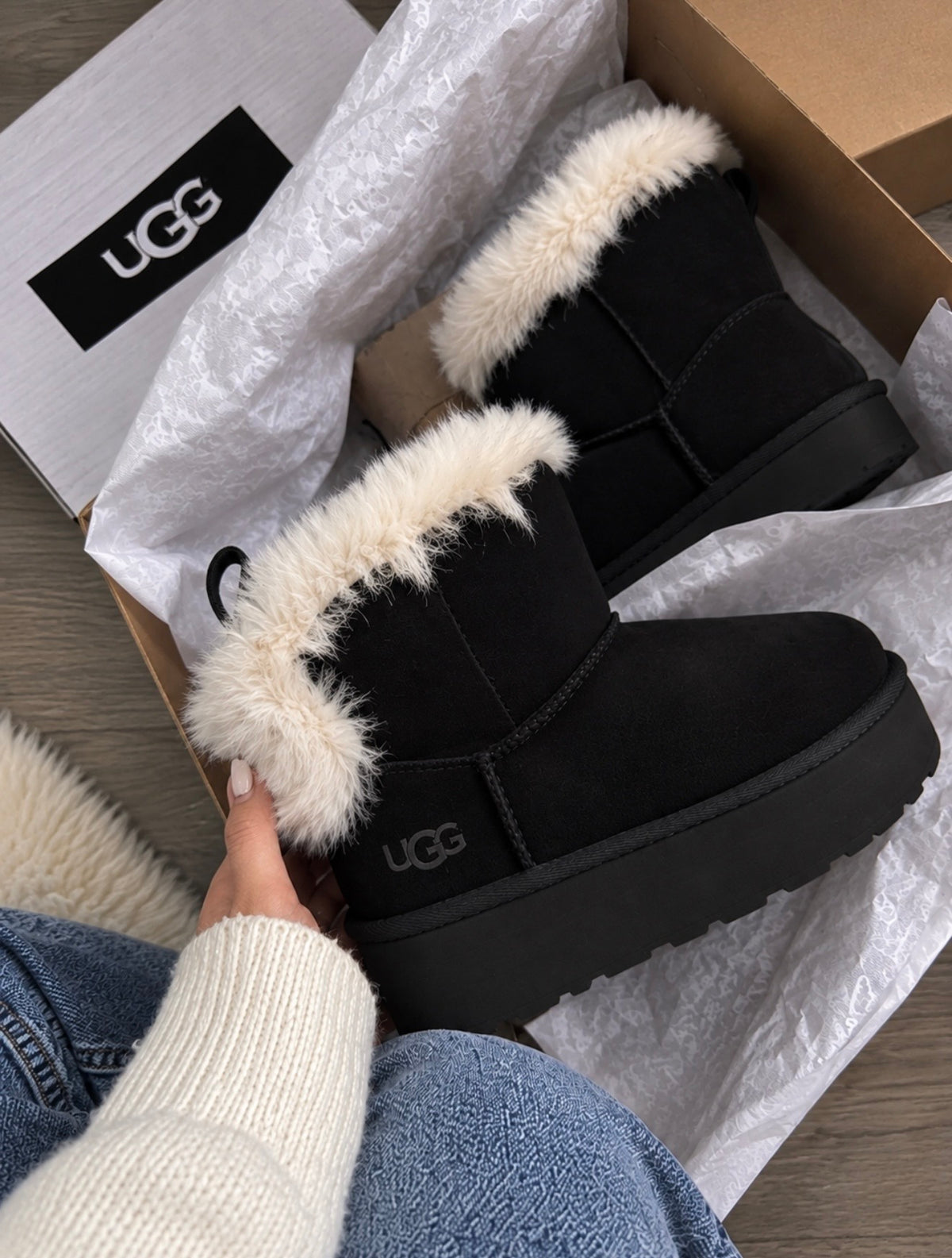 w.            Ugg