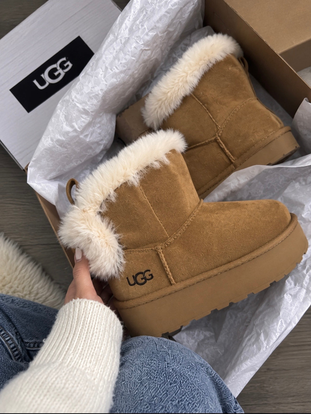 w.           Ugg