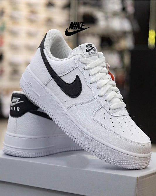 l.Air Force Alb Negru